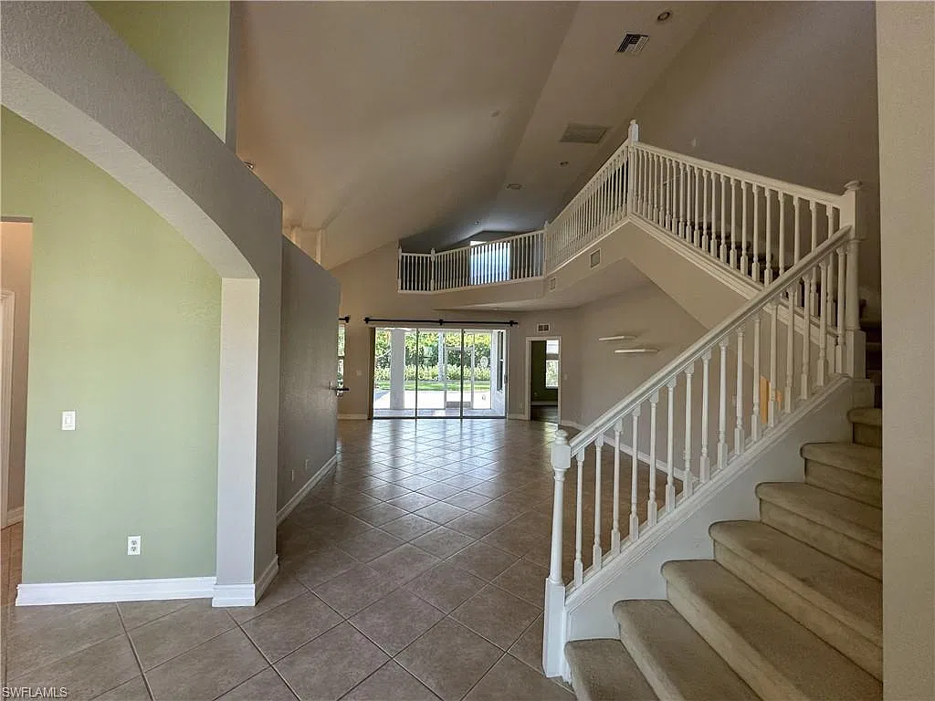 3 bed, 2.5 bath, 2329 sqft, $3,800 — Photo 4
