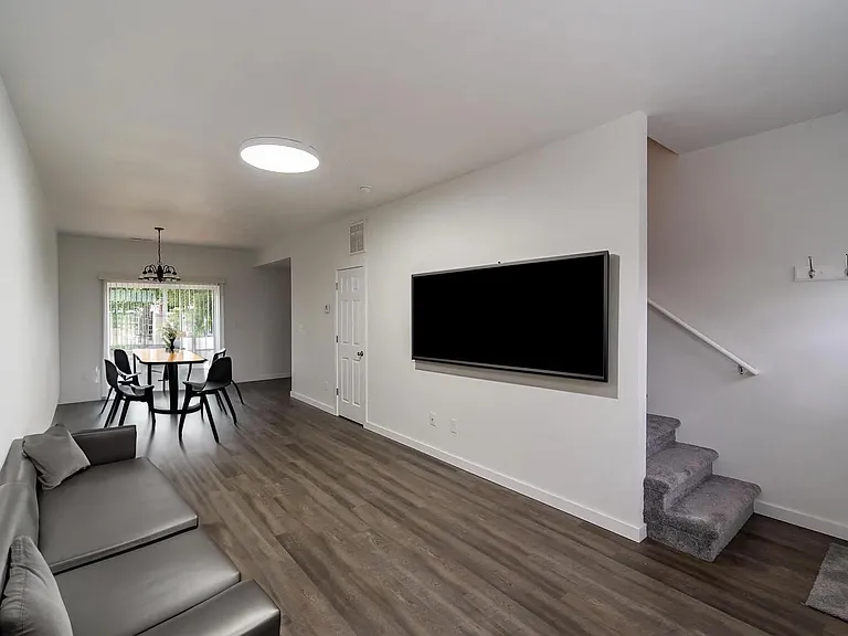 302 S Union Rd — Photo 11