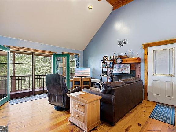3rd image of 539 Dowel Cir