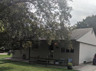1335 Glenview Dr, Neenah, WI 54956