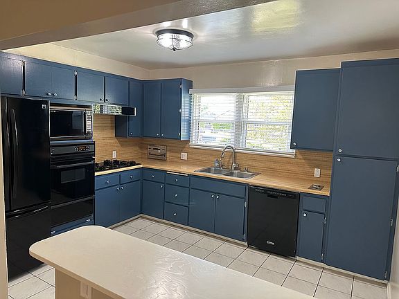 5th image of 6106 Teesdale Ave