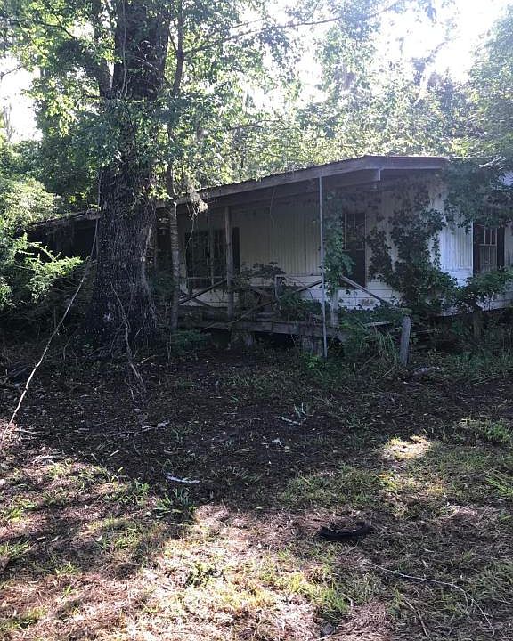 2nd image of 551 Twin Lake Dr