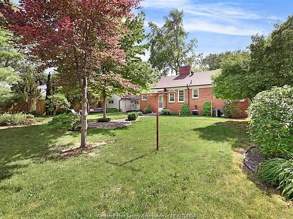 5th image of 2432 Buckingham Dr