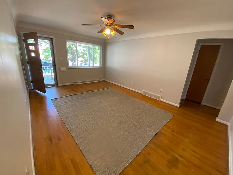 3171 Dickinson Ave — Photo 6