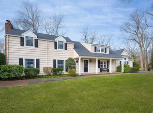 85 Huntington Bay Rd, Huntington, NY 11743