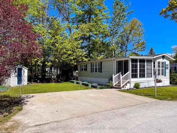 55 Topaz St, Wasaga Beach, ON L9Z 1X7