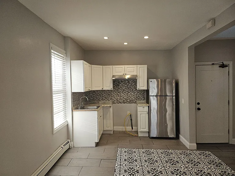 976 Main Ave #2F — Photo 4
