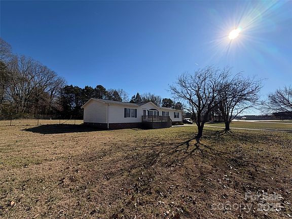 2nd image of 102 Beechwood Dr