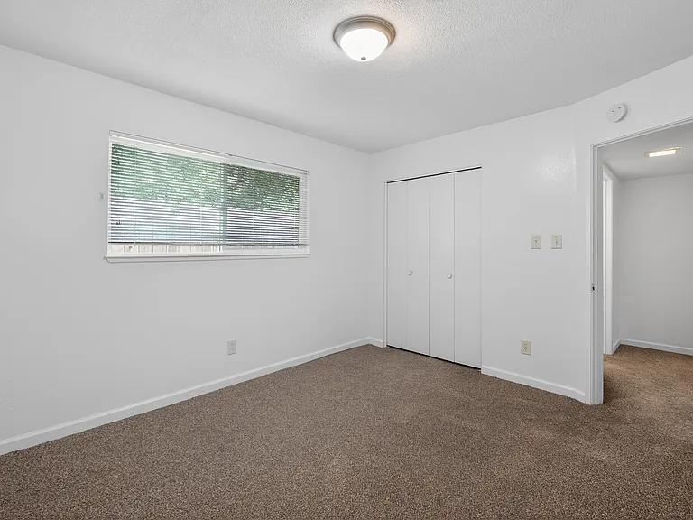 6121 Terrell Dr — Photo 8