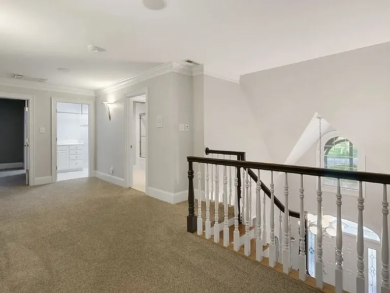 5909 Greenevers Dr — Photo 18
