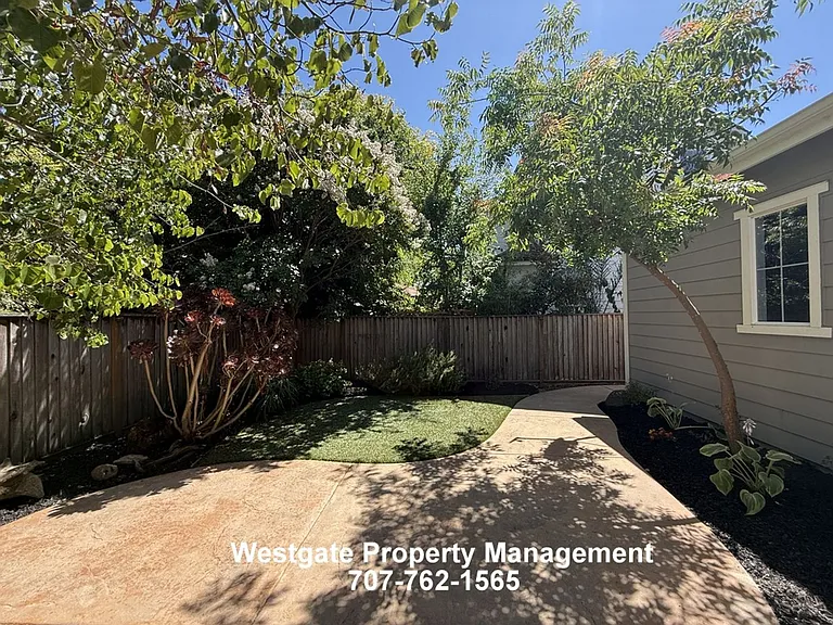 1708 Southridge Dr — Photo 17
