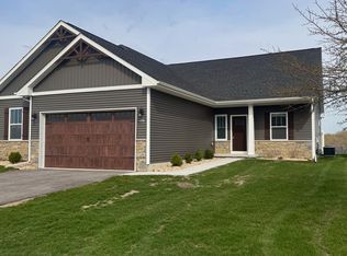 406 Anjali Ct #R, Sycamore, IL