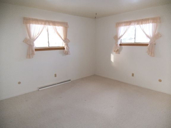 3rd image of 2968 Chrysler Dr