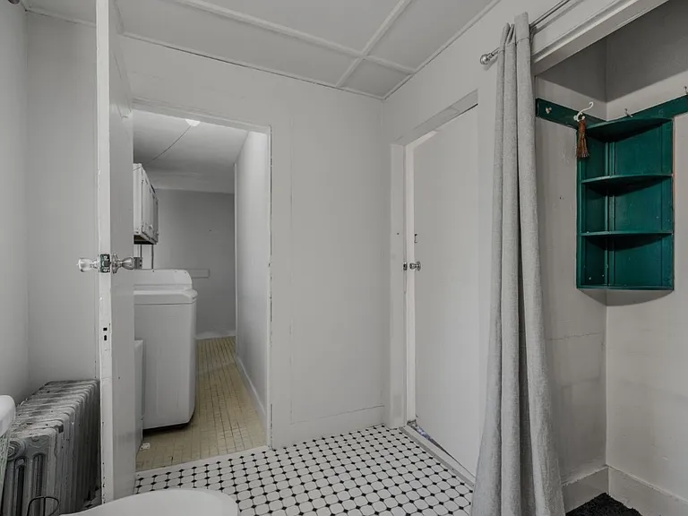 22 W High St #2 — Photo 7