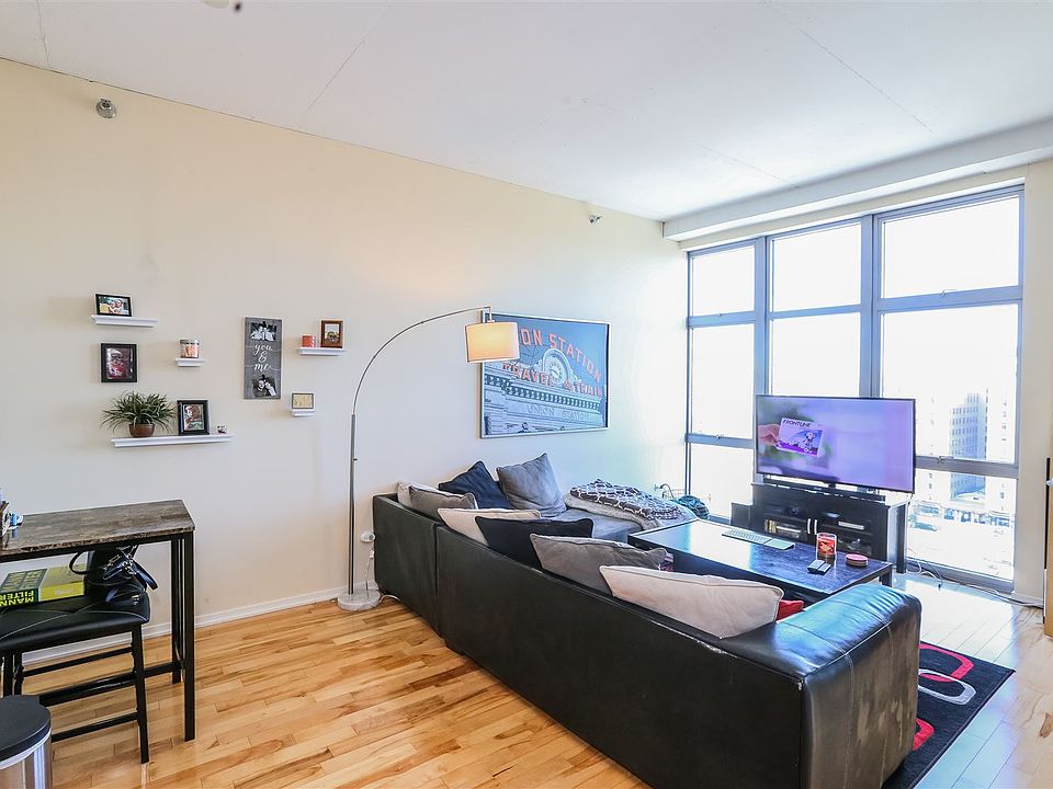 1000_W_Leland_Unit_12H_1Bed_Den_HI-RES_03