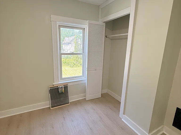 243 Garfield St — Photo 2