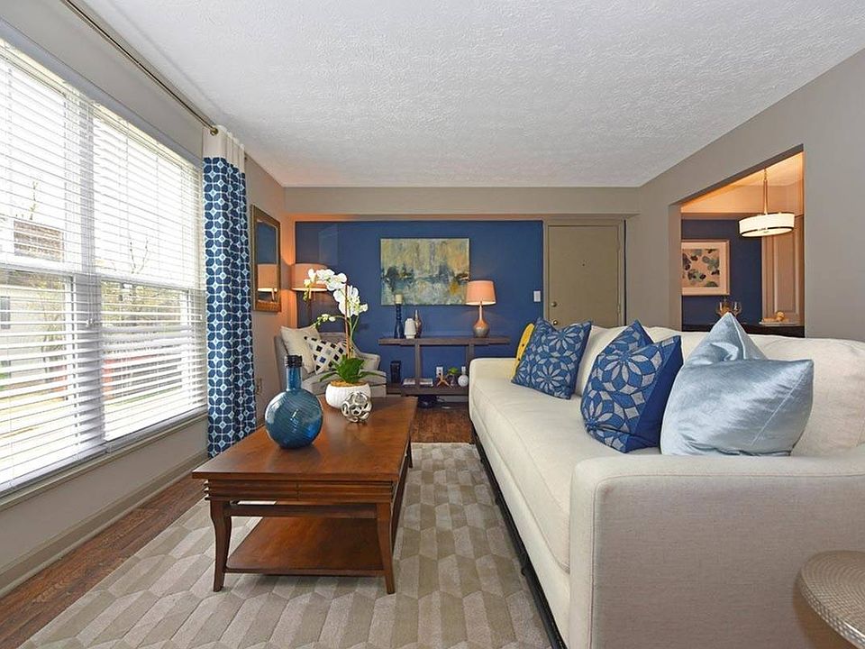 Spacious living room