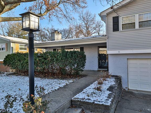 3rd image of 6844 Meadowdale Cir