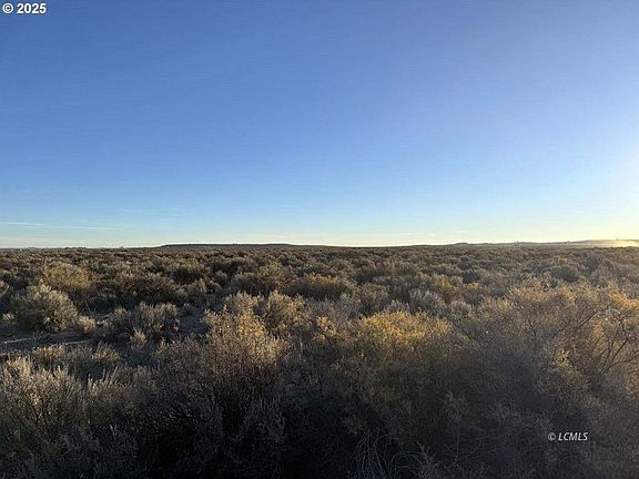 2nd image of Fossil Lake Rd