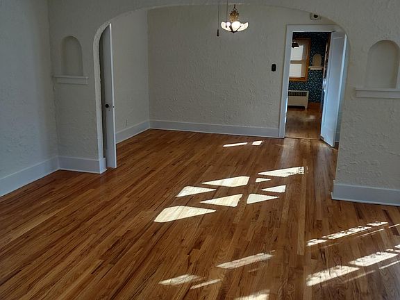 3rd image of 802 E University Ave