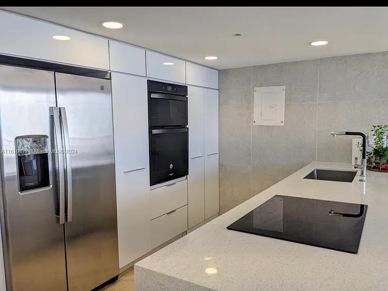 7601 E Treasure Dr #2121 — Photo 9
