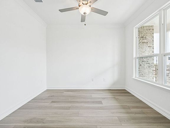 Dining area photos may depict options and features that aren t available