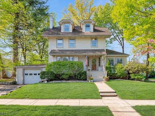 82 Oakland Rd, Maplewood Twp., NJ 07040