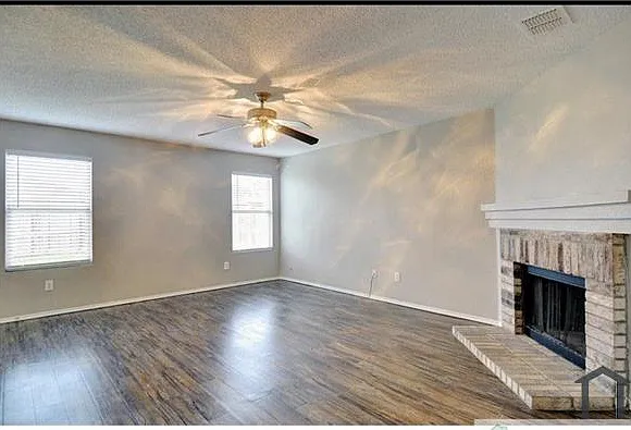 6 bed, 2505 sqft, $3,450 — Photo 2