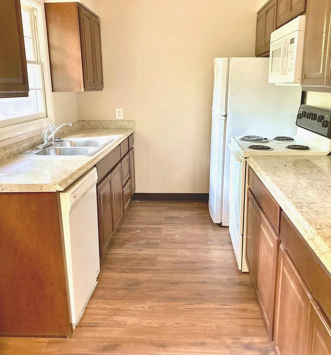 2 bed, 1100 sqft, $1,650 — Photo 4