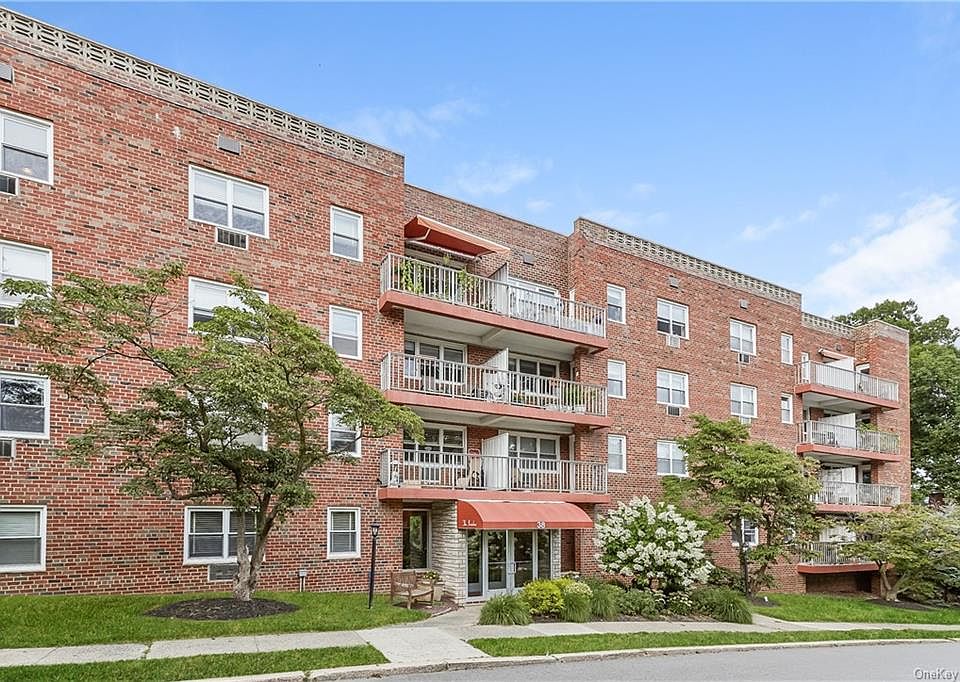 1st image of 38 Fourth Ave APT 2M