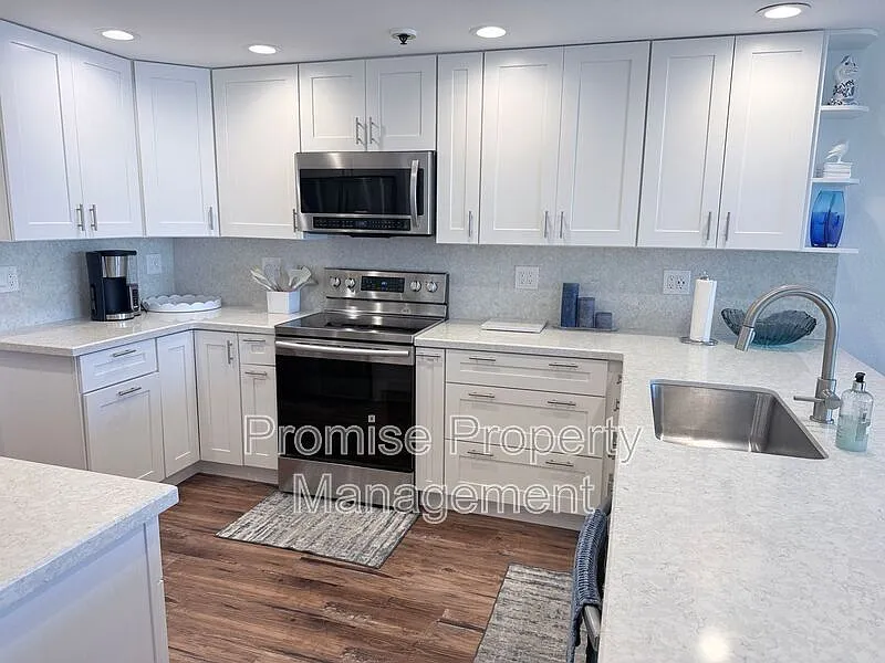 2 bed, 2.0 bath, 1226 sqft, $4,500 — Photo 3