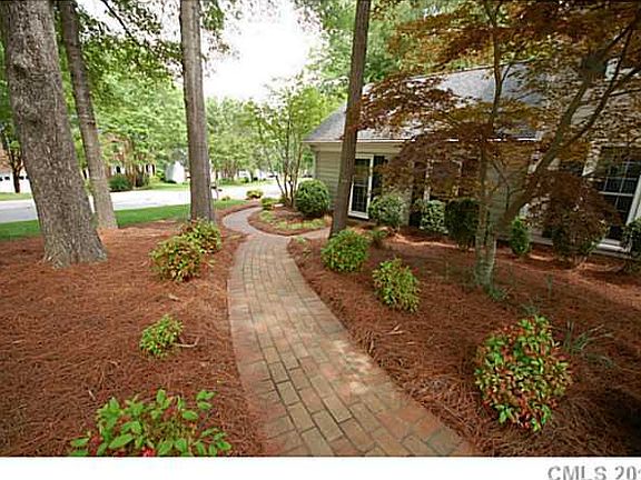 4th image of 2001 Glendalough Ln