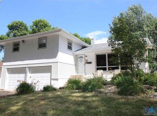 916 S Churchill Ave, Sioux Falls, SD 57103