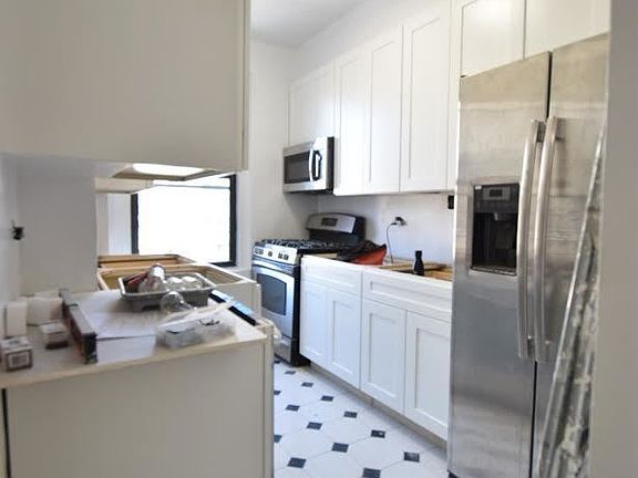 4th image of 865 W End Ave APT 10C