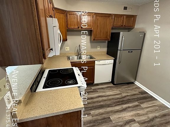 5th image of 3100 Edwards Pl APT 201-1