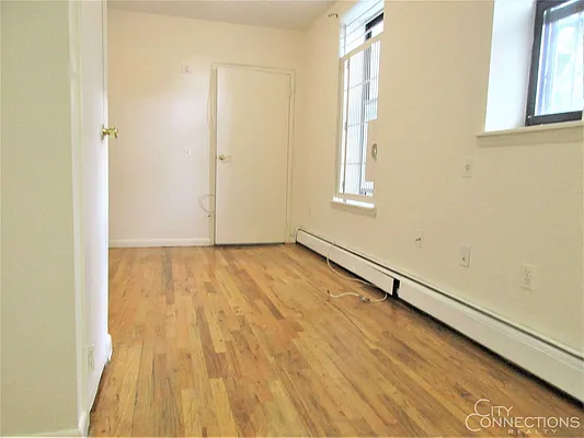 Rented by City Connections Realty | media 9