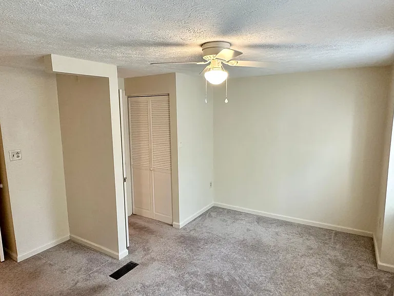 427 Ten Point Ln — Photo 3
