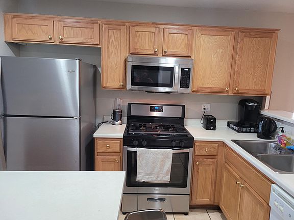 2nd image of 1652 Victor Hugo Ln