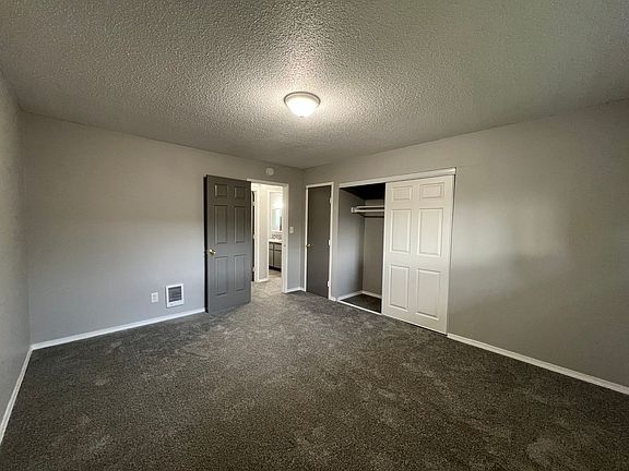 4th image of 15151 SE Stark St APT 15