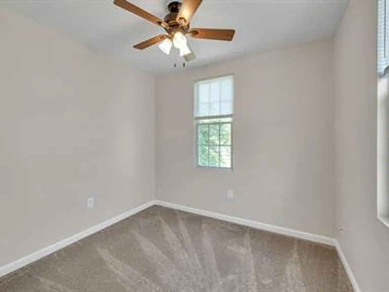 1009 Elkin St — Photo 1