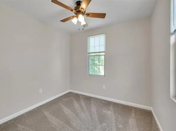1009 Elkin St, Norfolk, VA 23523