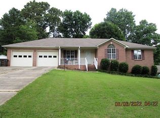 425 Wright Dr, Florence, AL 35633