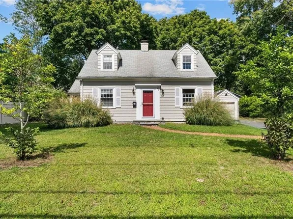 55 Massasoit Ave, Barrington, RI 02806