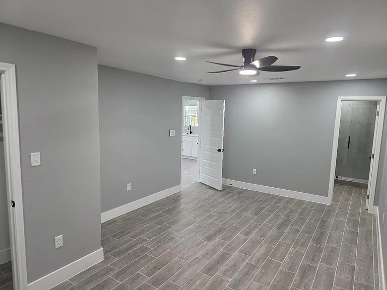 3914 Southlawn St — Photo 6