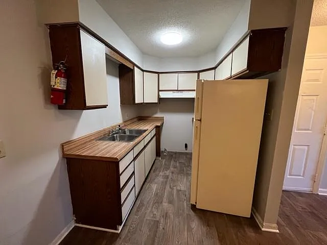 4005 McIntosh St #B — Photo 6