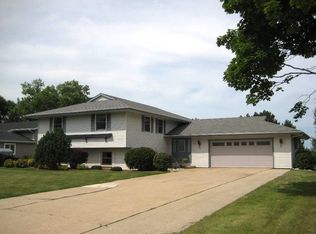 700 Deerpath Rd, Harvard, IL 60033