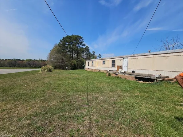 170 Dutchman Rd, Harmony, NC 28634