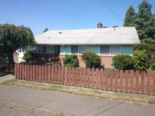3916 SW 100th St, Seattle, WA 98136