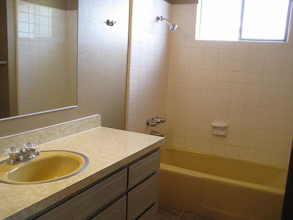 4th image of 847 N Black Rock Dr