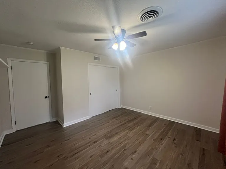 375 Sherwood Forest Blvd — Photo 14
